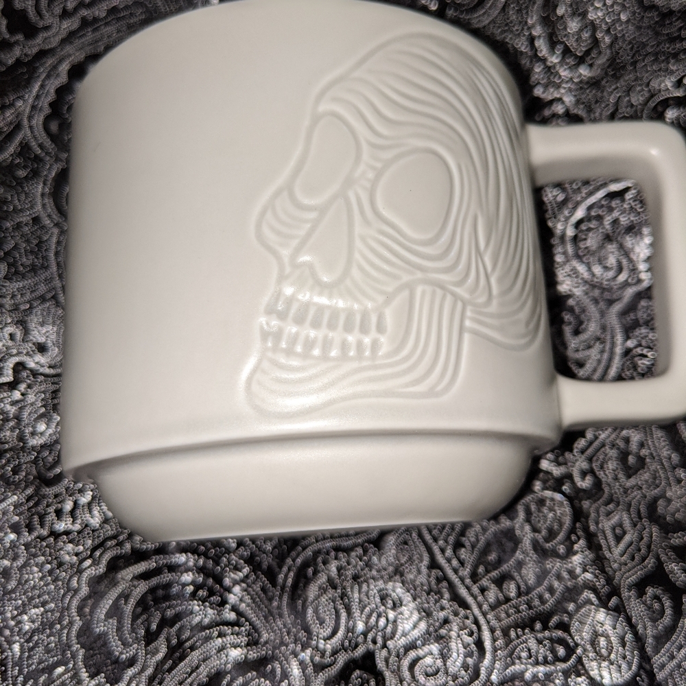 NWT Starbucks collectible Halloween skull mug